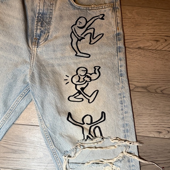 Zara Unisex Destroyed Graffitti Jeans Loose Fit Distressed Size 32 - Picture 3 of 6